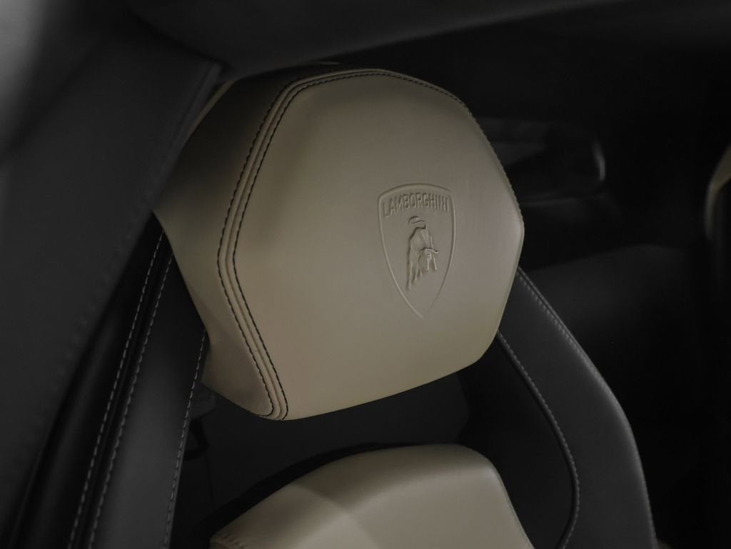 2014 Lamborghini Aventador Base