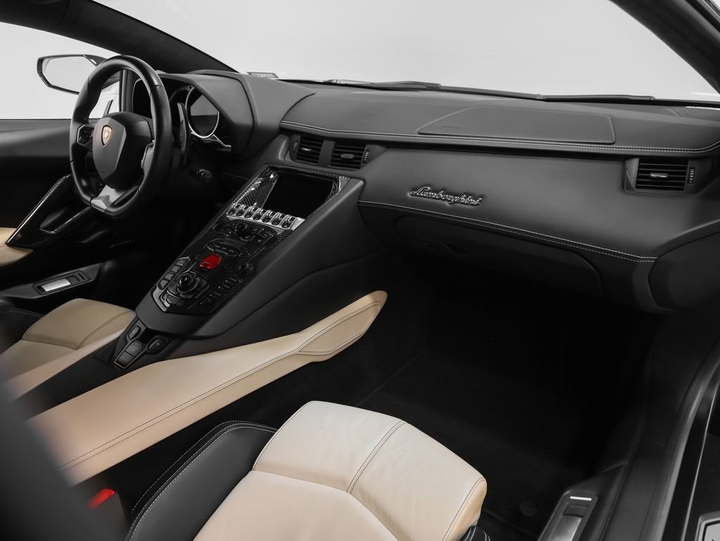 2014 Lamborghini Aventador Base