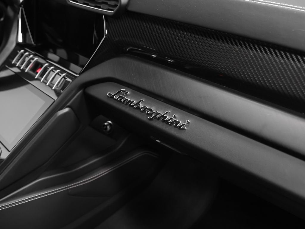 2022 Lamborghini Urus Base