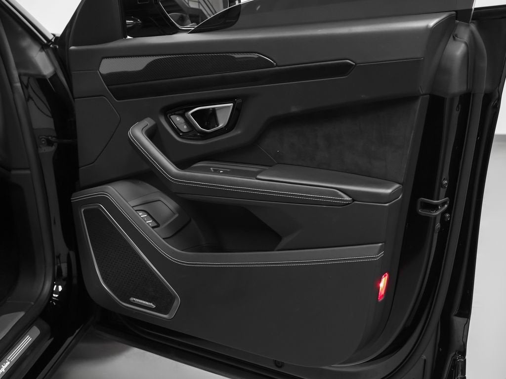 2022 Lamborghini Urus Base