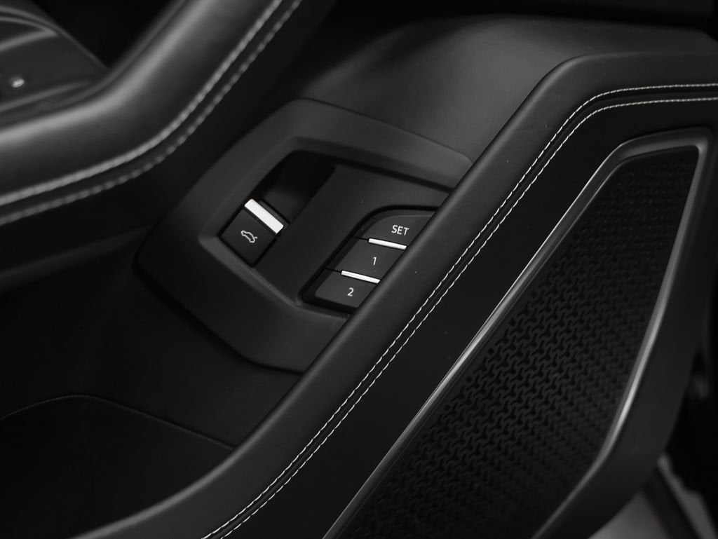 2022 Lamborghini Urus Base