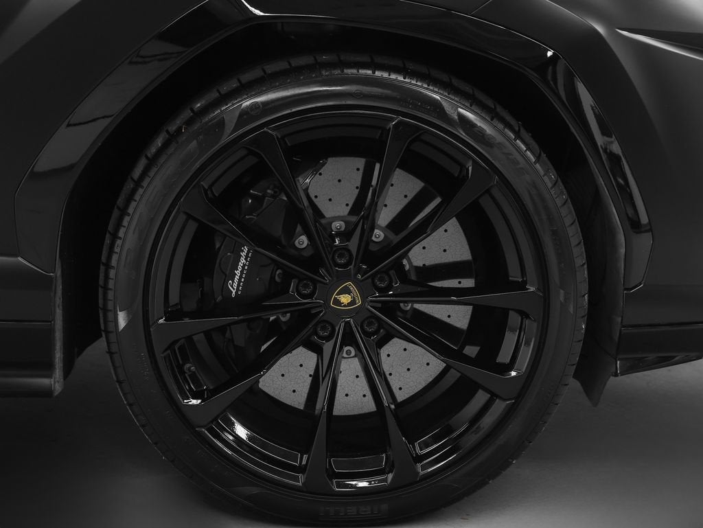 2022 Lamborghini Urus Base