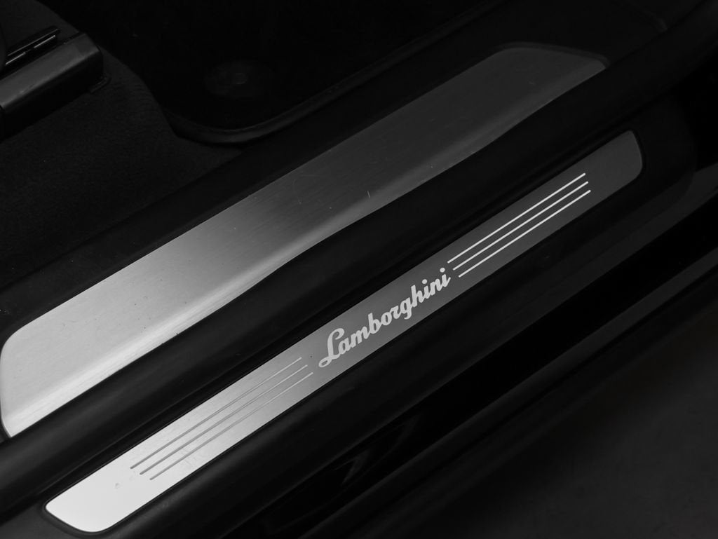 2022 Lamborghini Urus Base