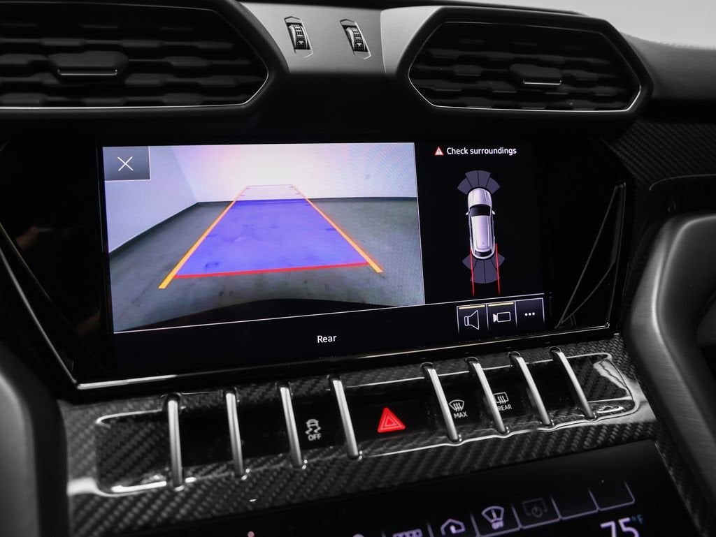 2022 Lamborghini Urus Base