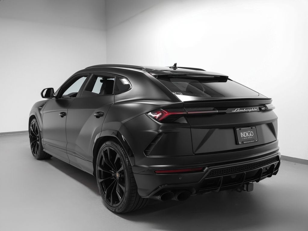 2022 Lamborghini Urus Base