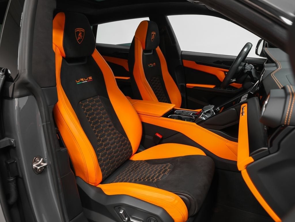 2022 Lamborghini Urus Base