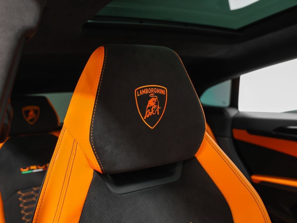 2022 Lamborghini Urus Base