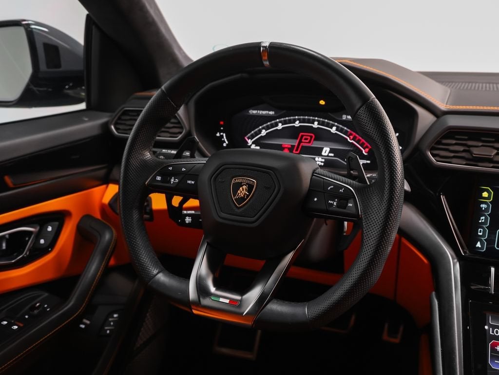 2022 Lamborghini Urus Base