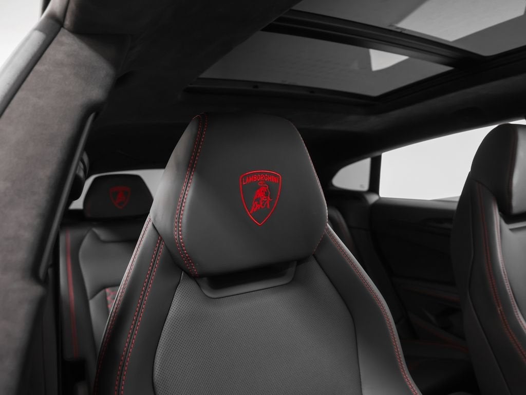 2024 Lamborghini Urus S