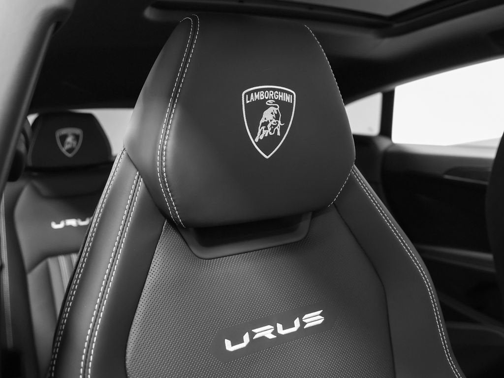 2023 Lamborghini Urus Performante