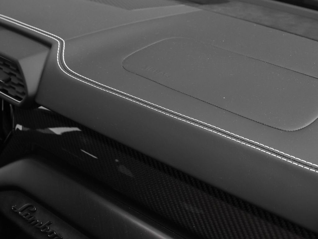 2023 Lamborghini Urus Performante