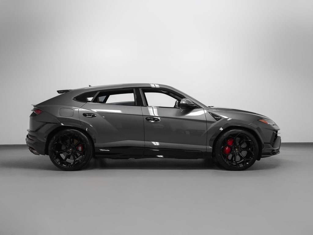 2023 Lamborghini Urus Performante
