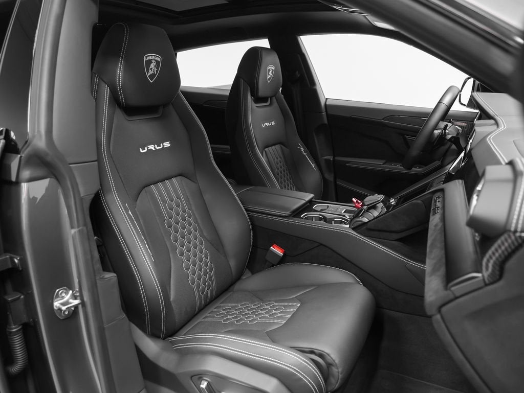 2023 Lamborghini Urus Performante
