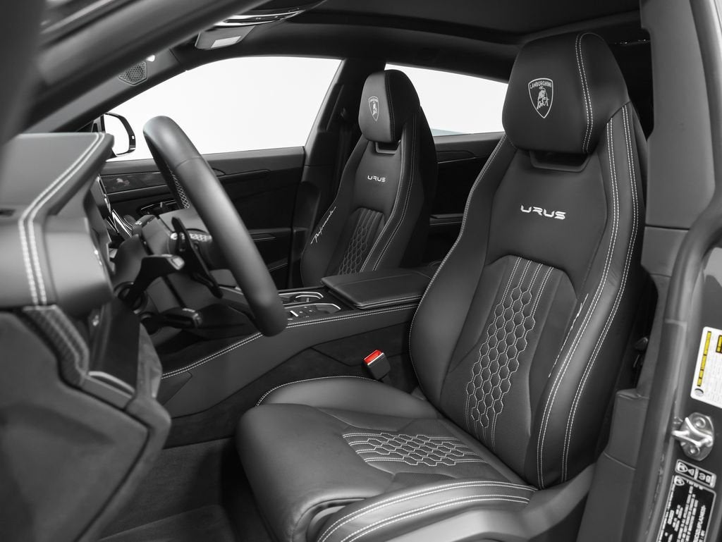 2023 Lamborghini Urus Performante
