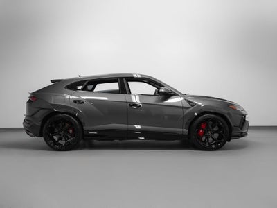 2023 Lamborghini Urus Performante