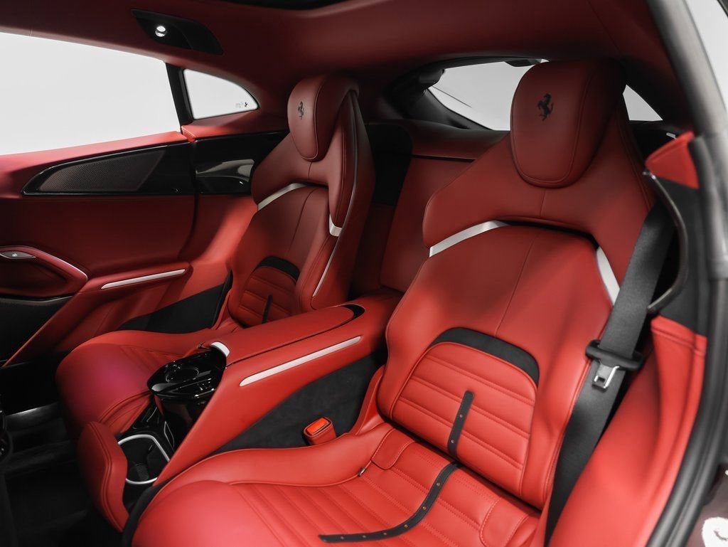 2025 Ferrari Purosangue Base