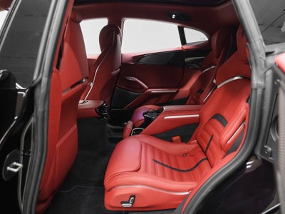 2025 Ferrari Purosangue Base