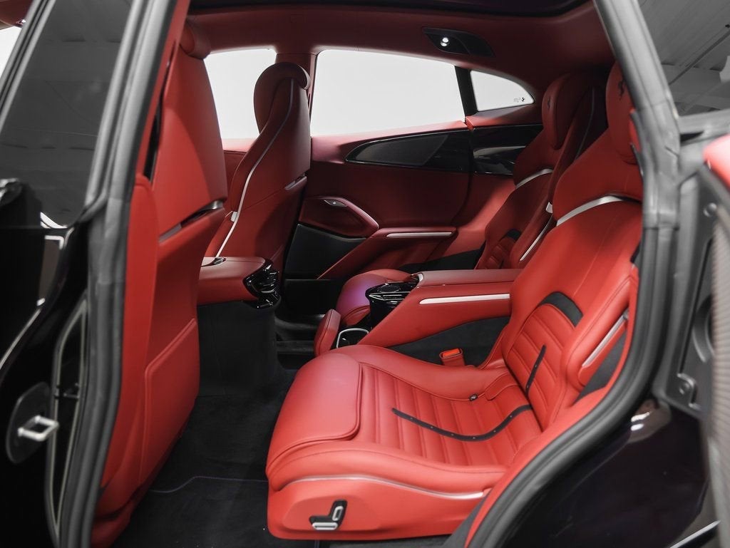 2025 Ferrari Purosangue Base