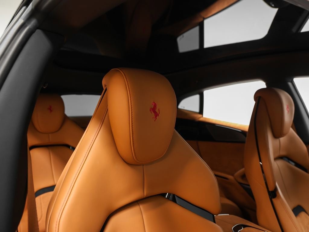 2025 Ferrari Purosangue Base