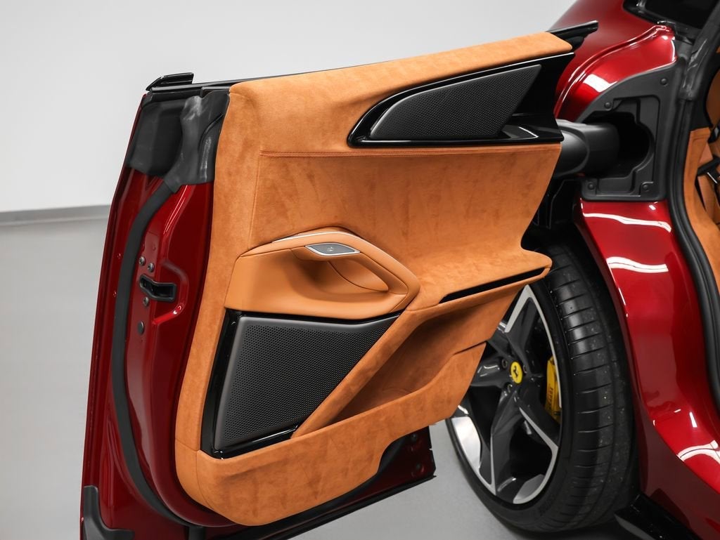 2025 Ferrari Purosangue Base