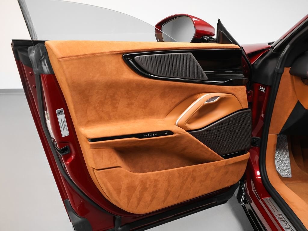 2025 Ferrari Purosangue Base