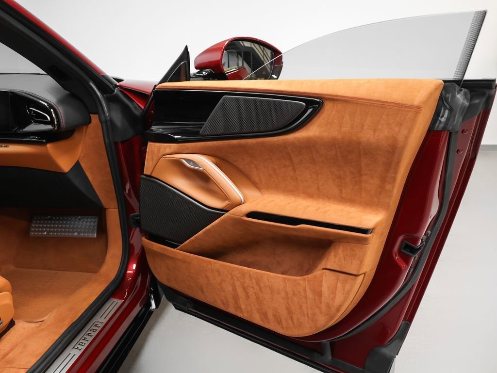 2025 Ferrari Purosangue Base