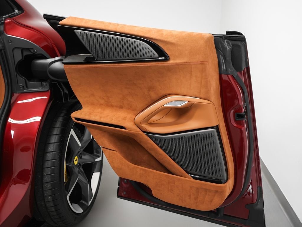 2025 Ferrari Purosangue Base