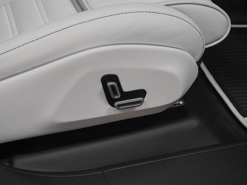 2025 Ferrari Purosangue Base