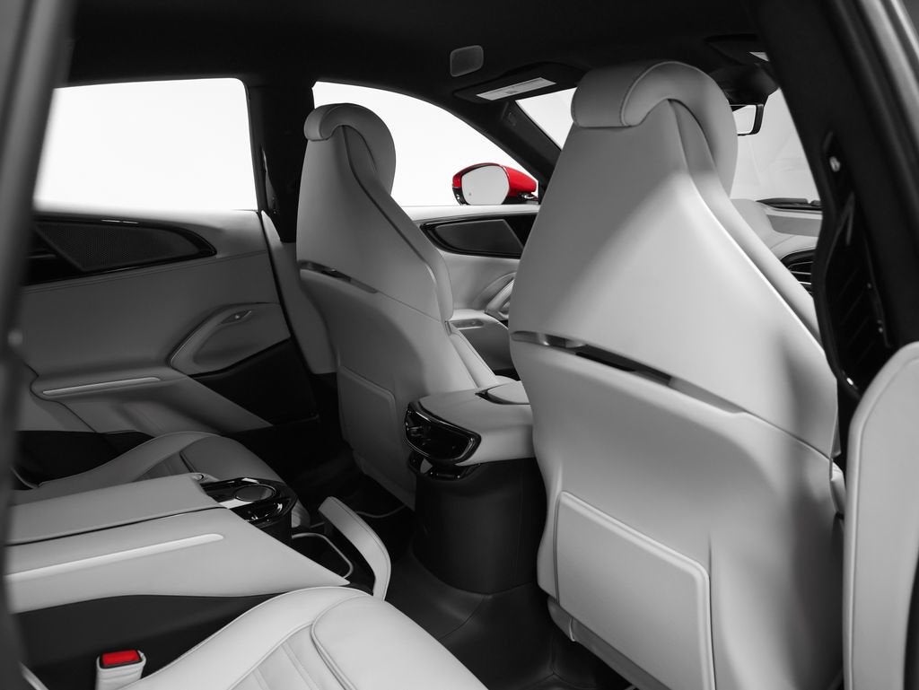 2025 Ferrari Purosangue Base