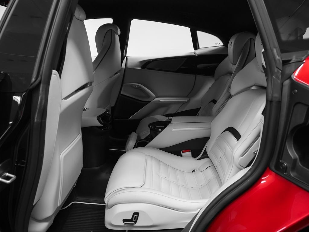 2025 Ferrari Purosangue Base