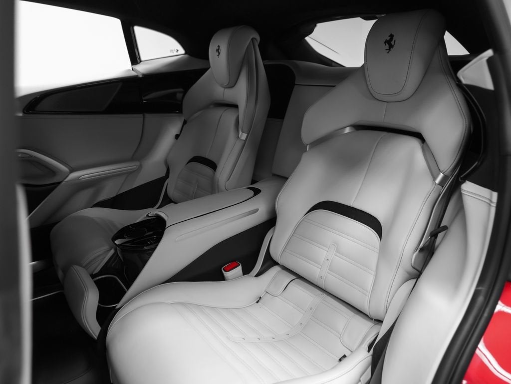 2025 Ferrari Purosangue Base