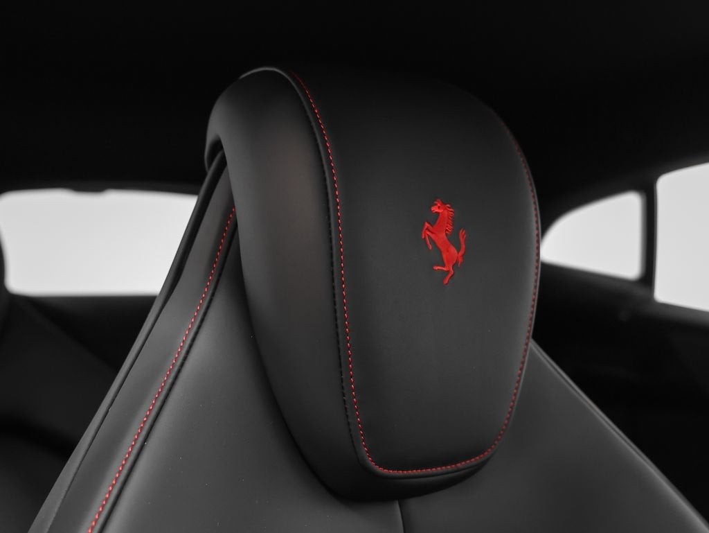 2025 Ferrari Purosangue Base