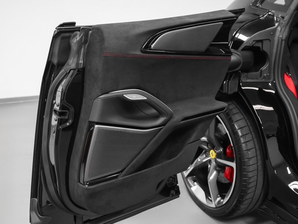 2025 Ferrari Purosangue Base