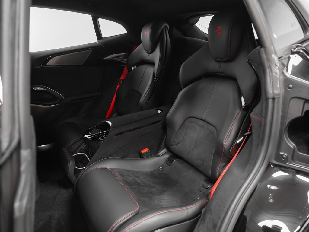 2025 Ferrari Purosangue Base