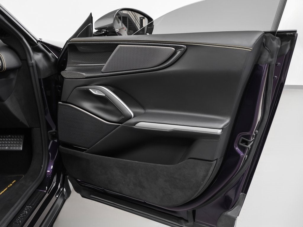 2024 Ferrari Purosangue Base