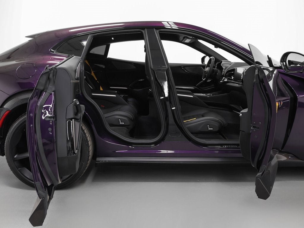 2024 Ferrari Purosangue Base