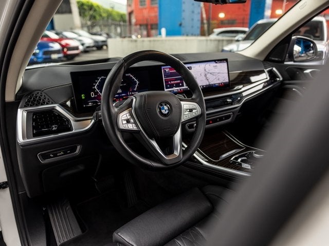 2025 BMW X7 xDrive40i