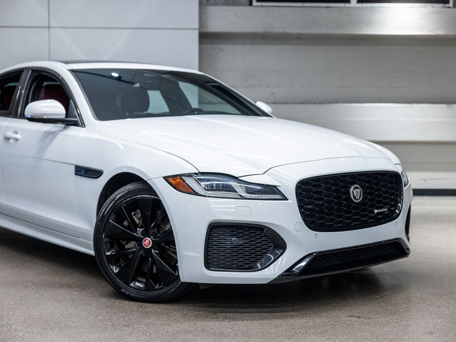 2022 Jaguar XF R-Dynamic SE