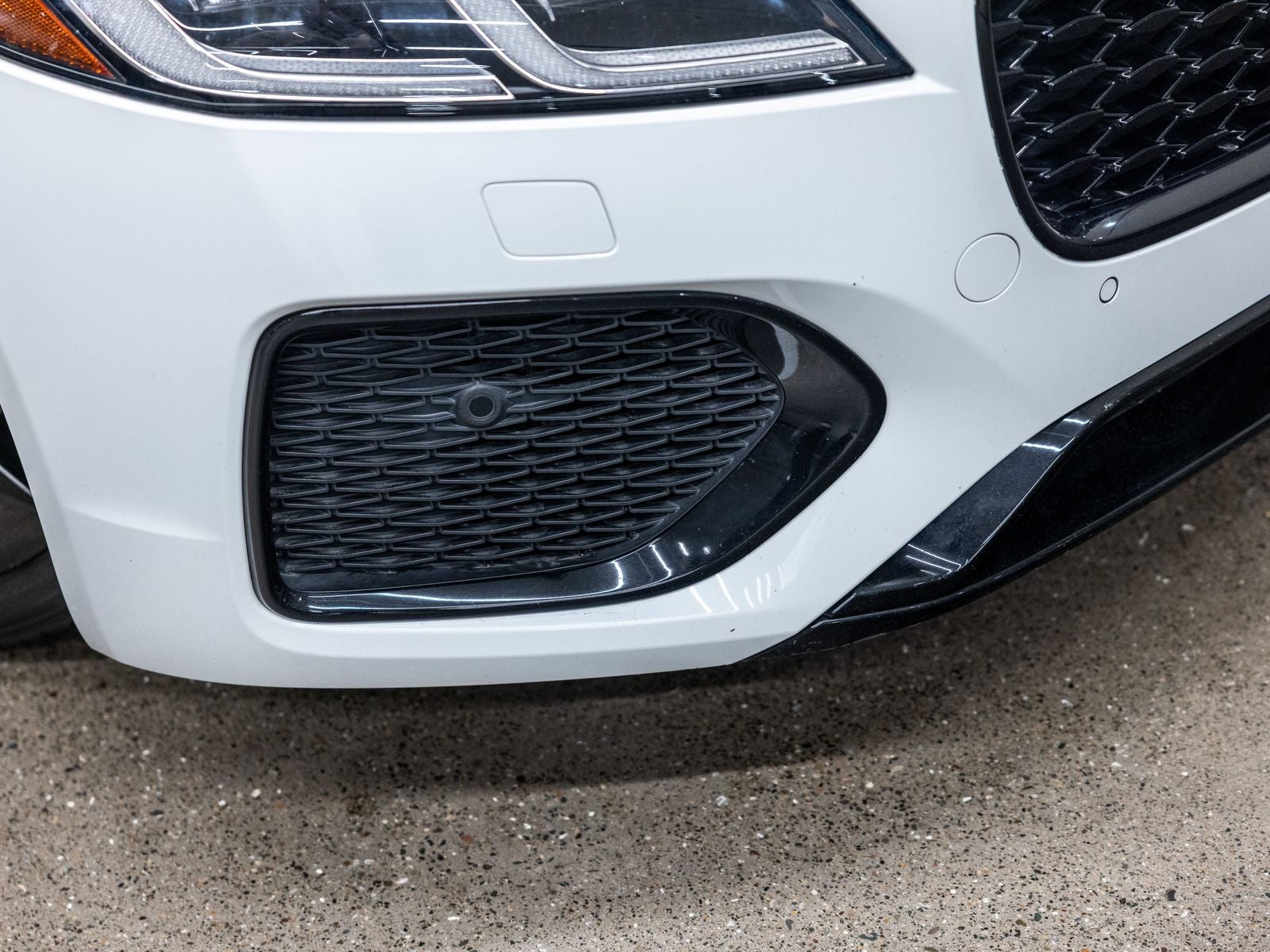 2022 Jaguar XF R-Dynamic SE