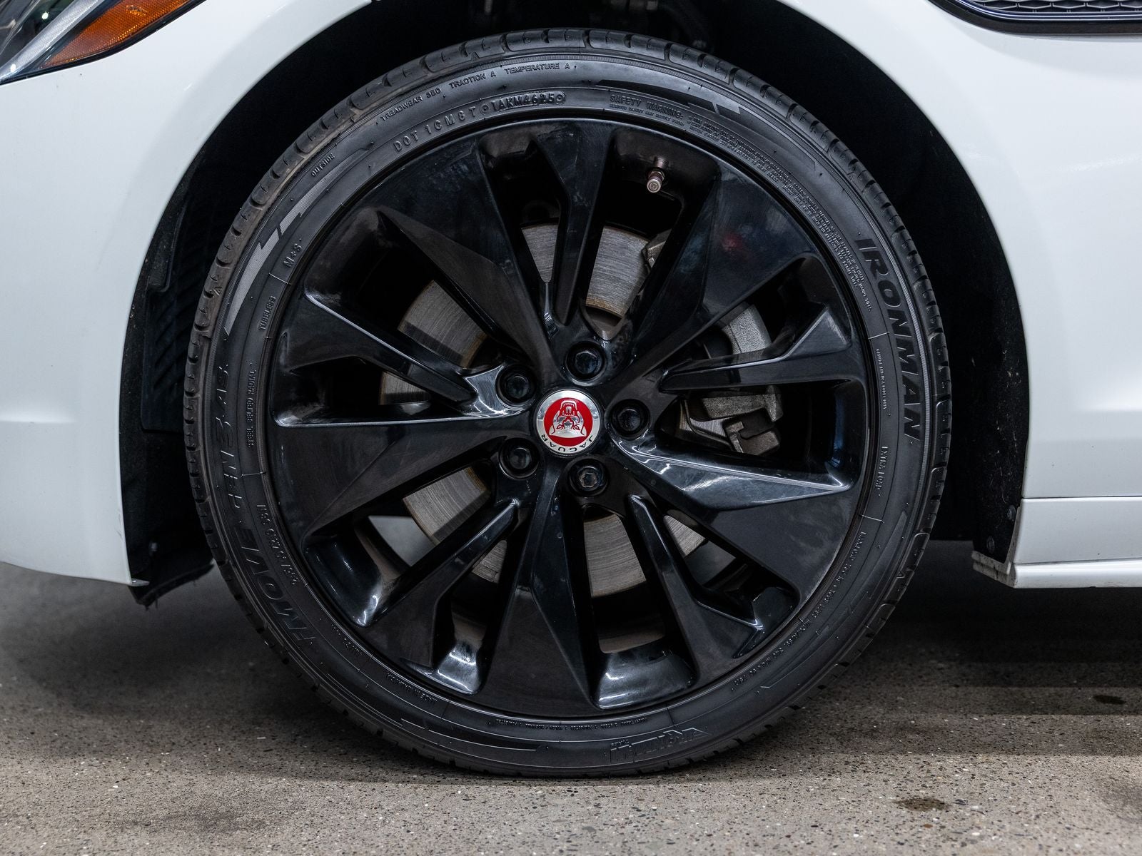 2022 Jaguar XF R-Dynamic SE
