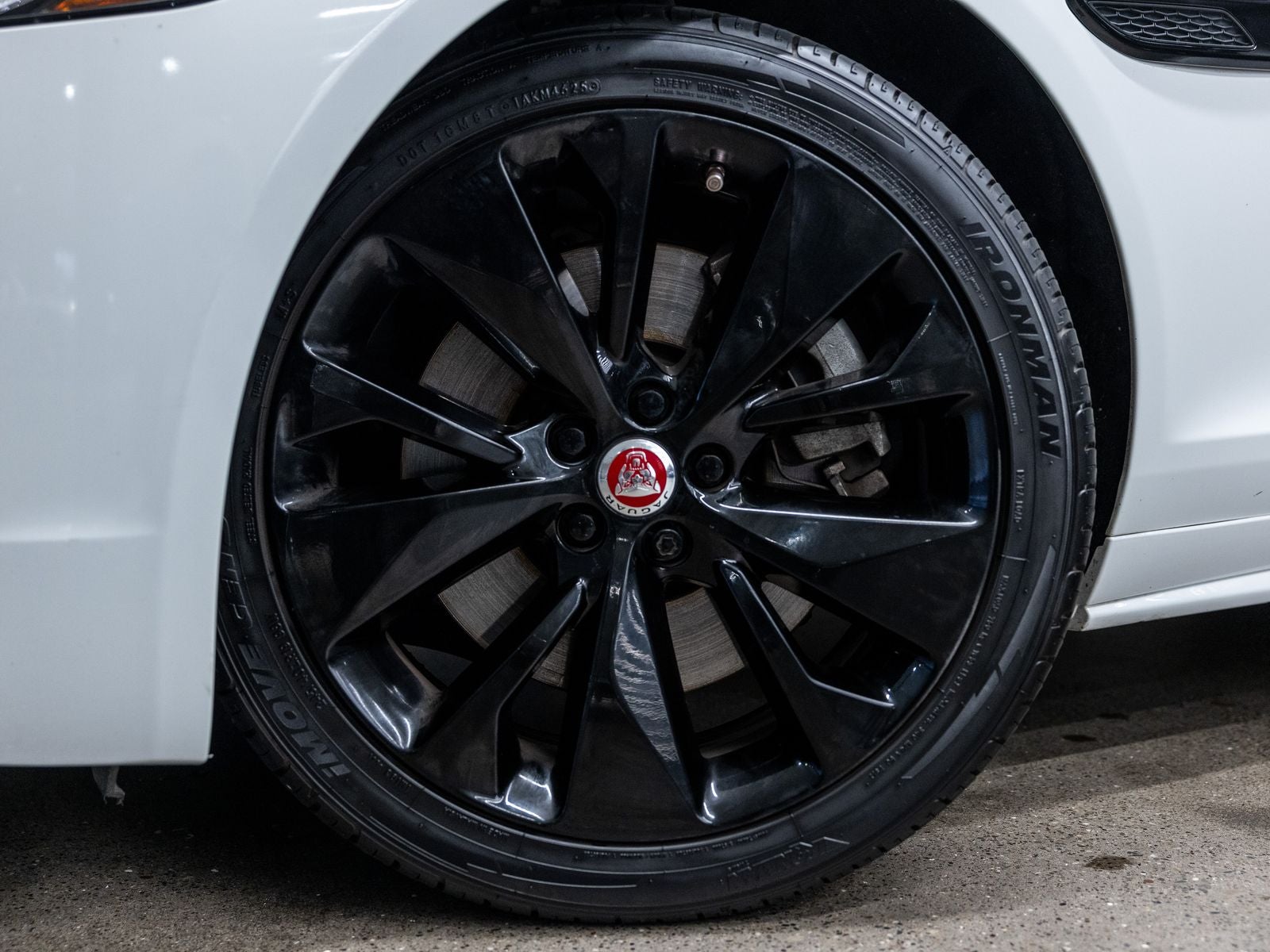 2022 Jaguar XF R-Dynamic SE
