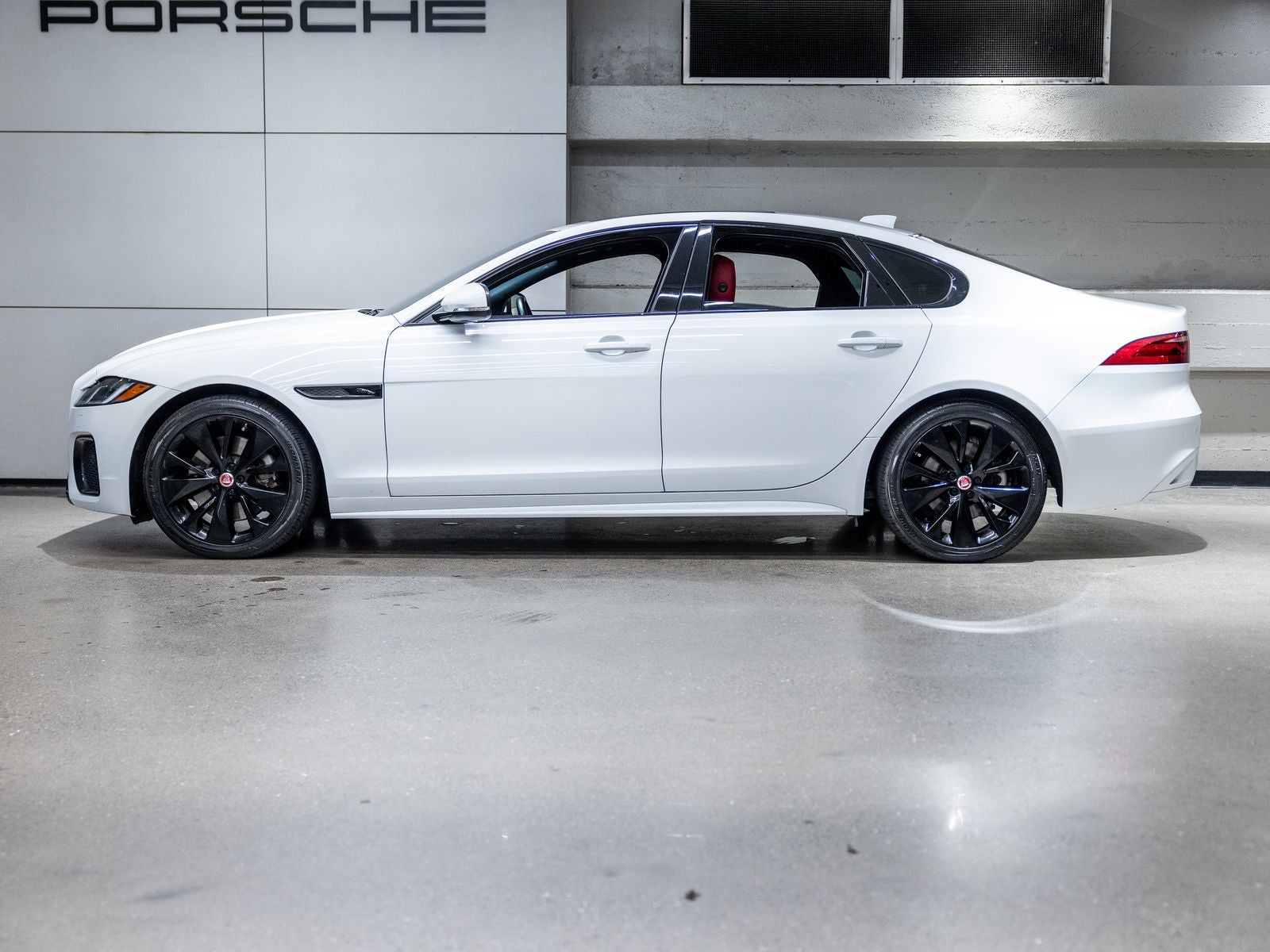 2022 Jaguar XF R-Dynamic SE