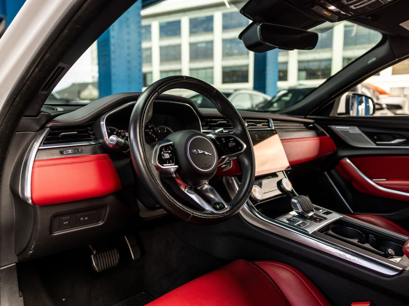2022 Jaguar XF R-Dynamic SE
