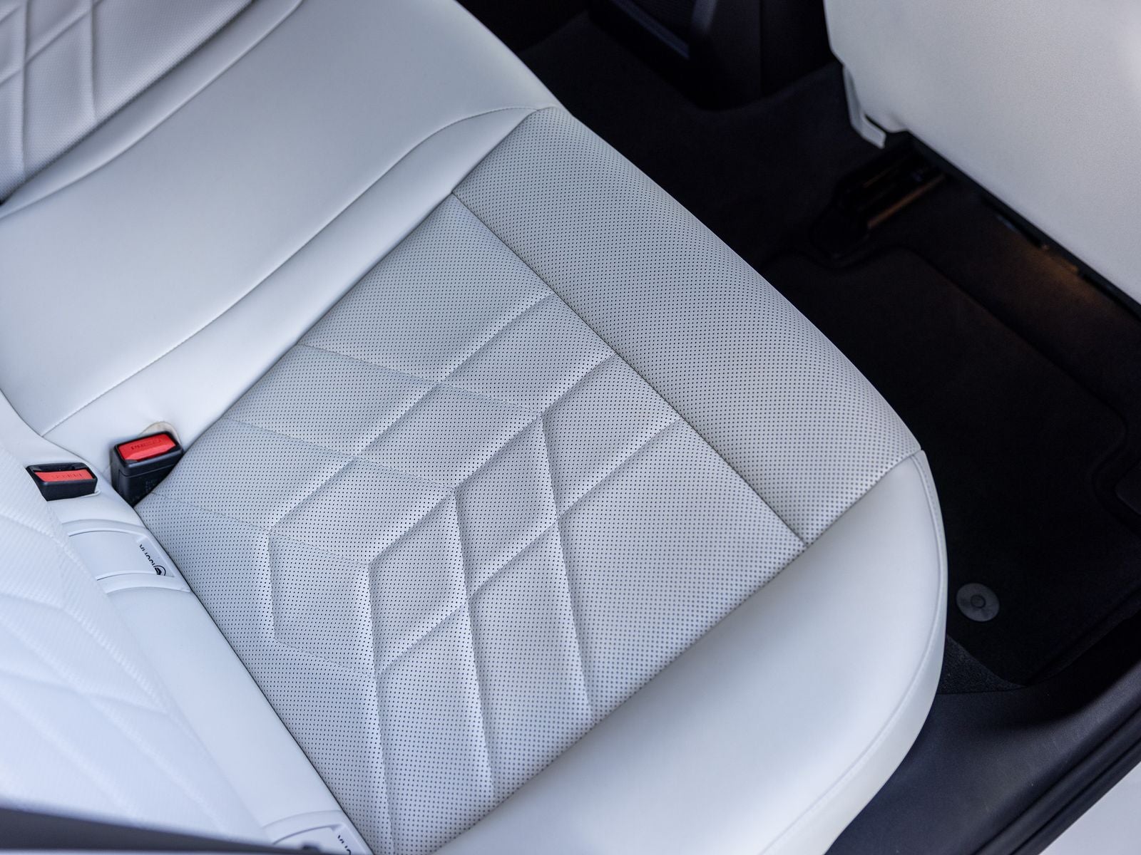 2024 BMW 5 Series 530i