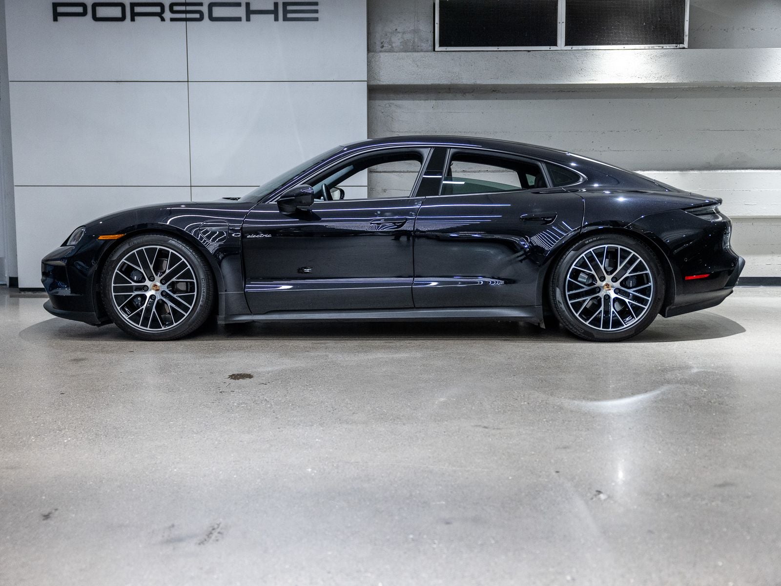 2025 Porsche Taycan Taycan
