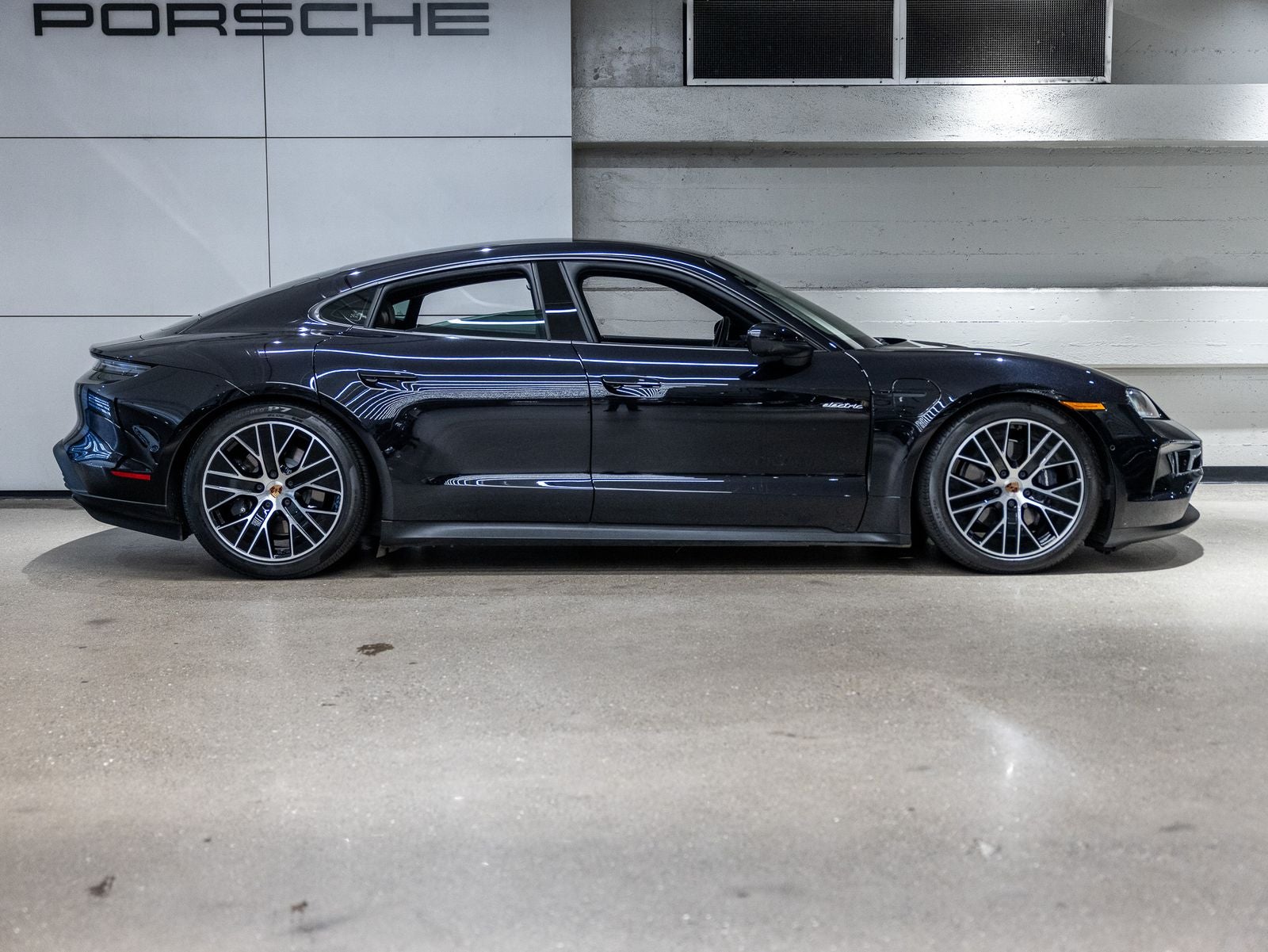 2025 Porsche Taycan Taycan