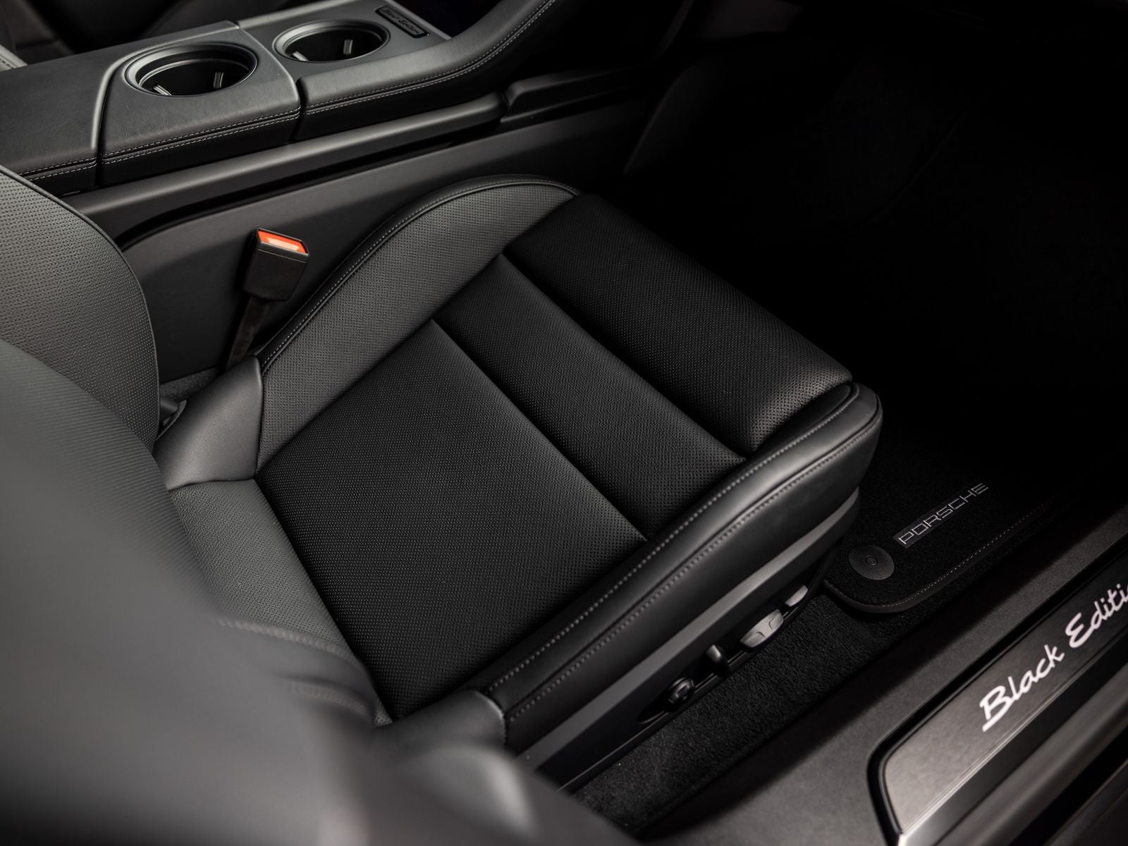 2026 Porsche Taycan Taycan 4 Black Edition
