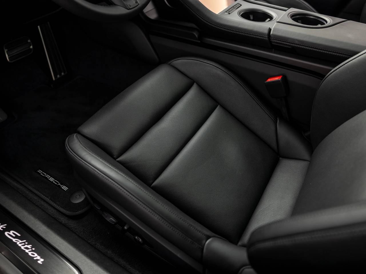 2026 Porsche Taycan Taycan 4 Black Edition