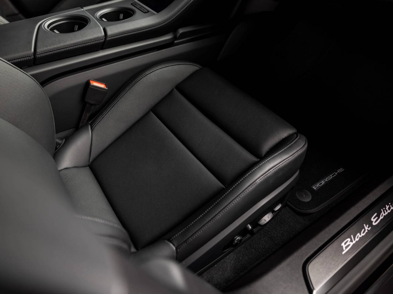 2026 Porsche Taycan Taycan 4 Black Edition