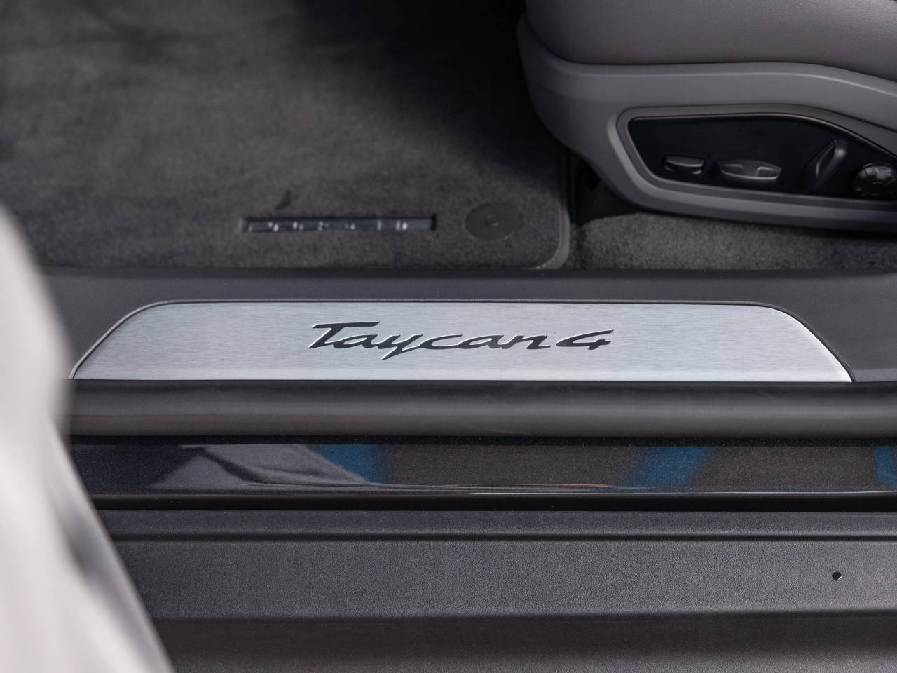 2025 Porsche Taycan Taycan 4